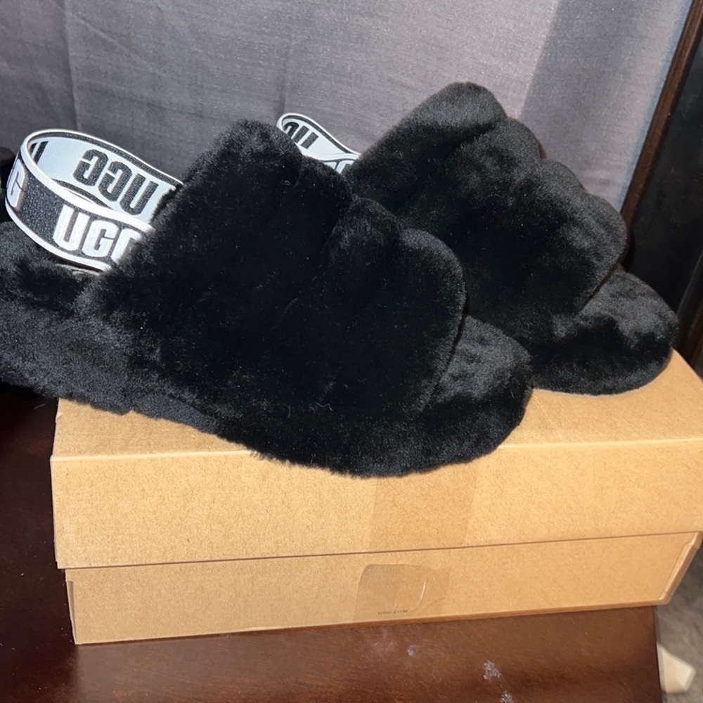 Ugg FLUFF YEAH slides